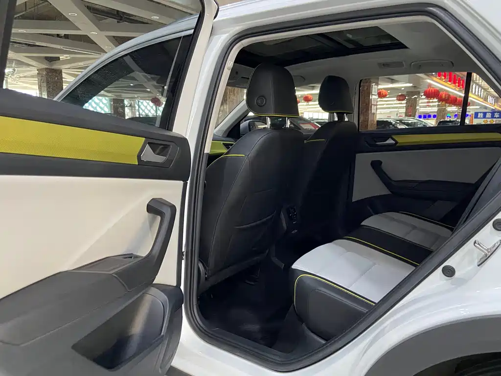 Volkswagen T-Roc 280TSI DSG 2WD Time Edition, фото 8
