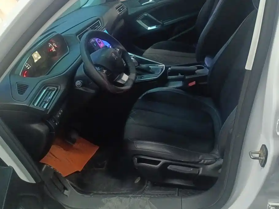 Peugeot 308 — миниатюра 9