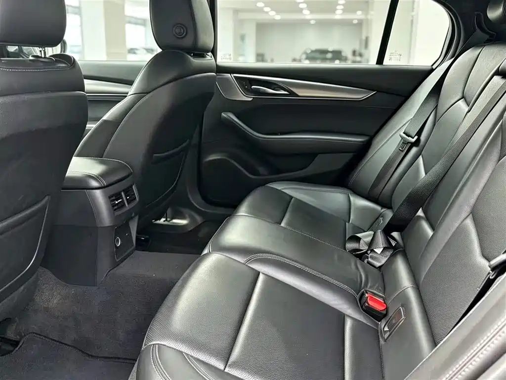 Cadillac CT5 — миниатюра 7