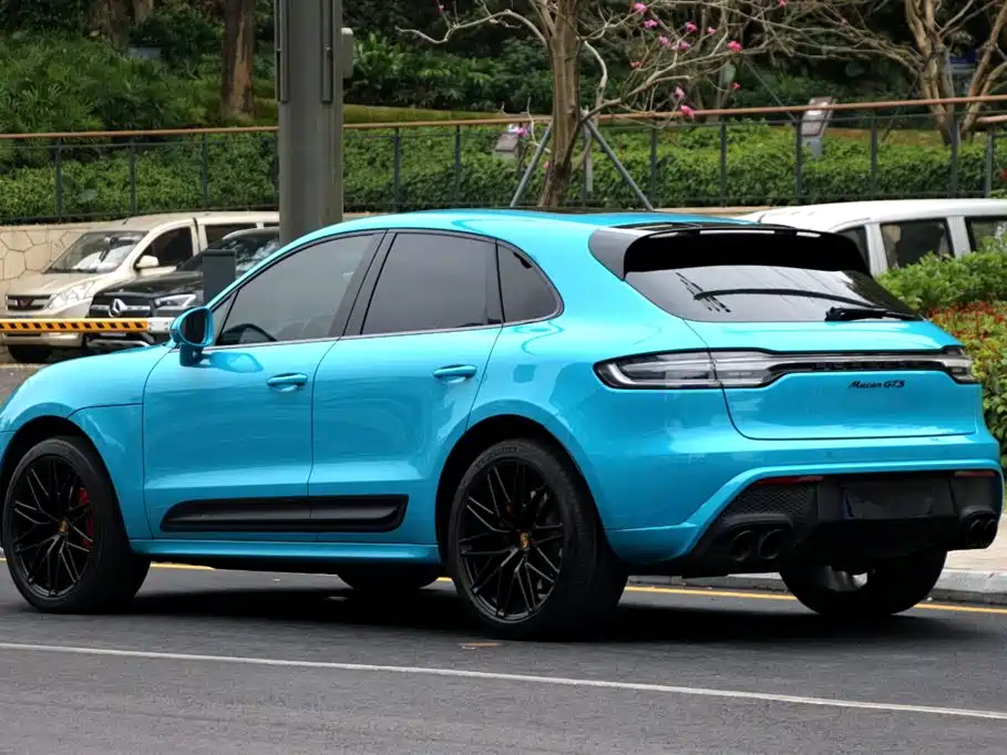 PORSCHE MACAN