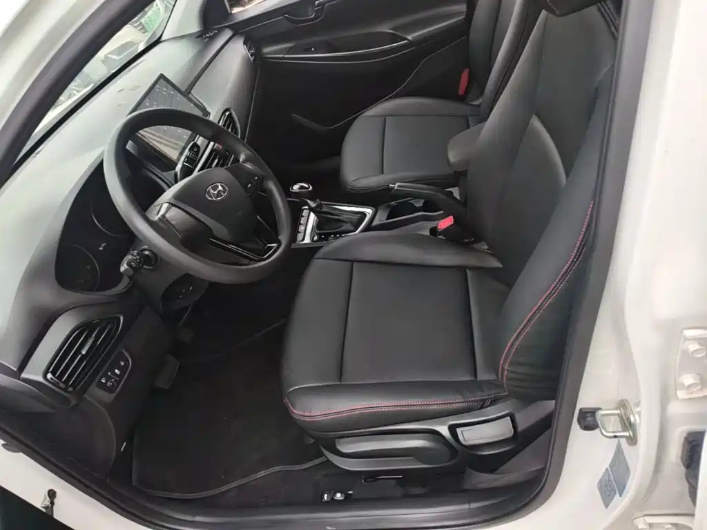 Hyundai Elantra — миниатюра 15