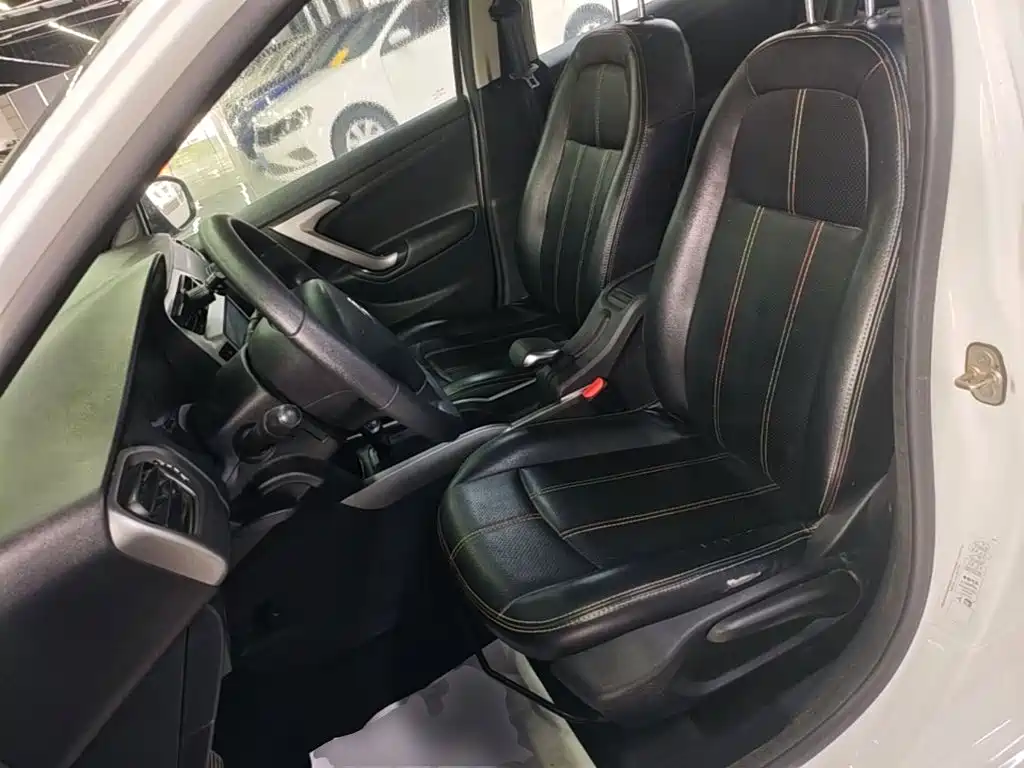 Citroen Elysee — миниатюра 15