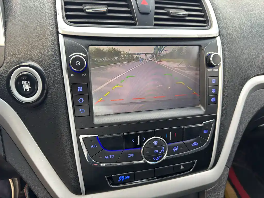 Geely Emgrand — миниатюра 11