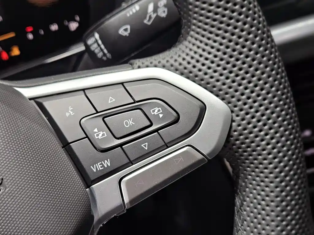 Volkswagen Passat 2025 330TSI Elite