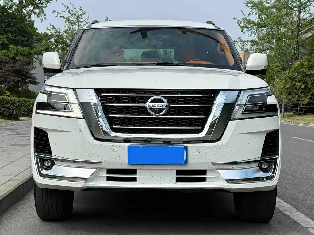 Nissan Patrol — миниатюра 3