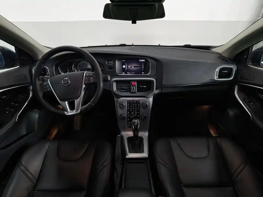 Volvo V40 — миниатюра 5