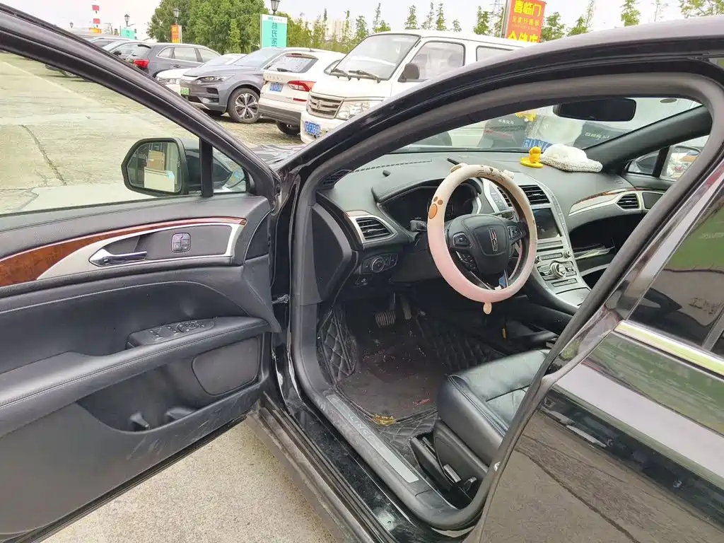 Lincoln MKZ — миниатюра 17