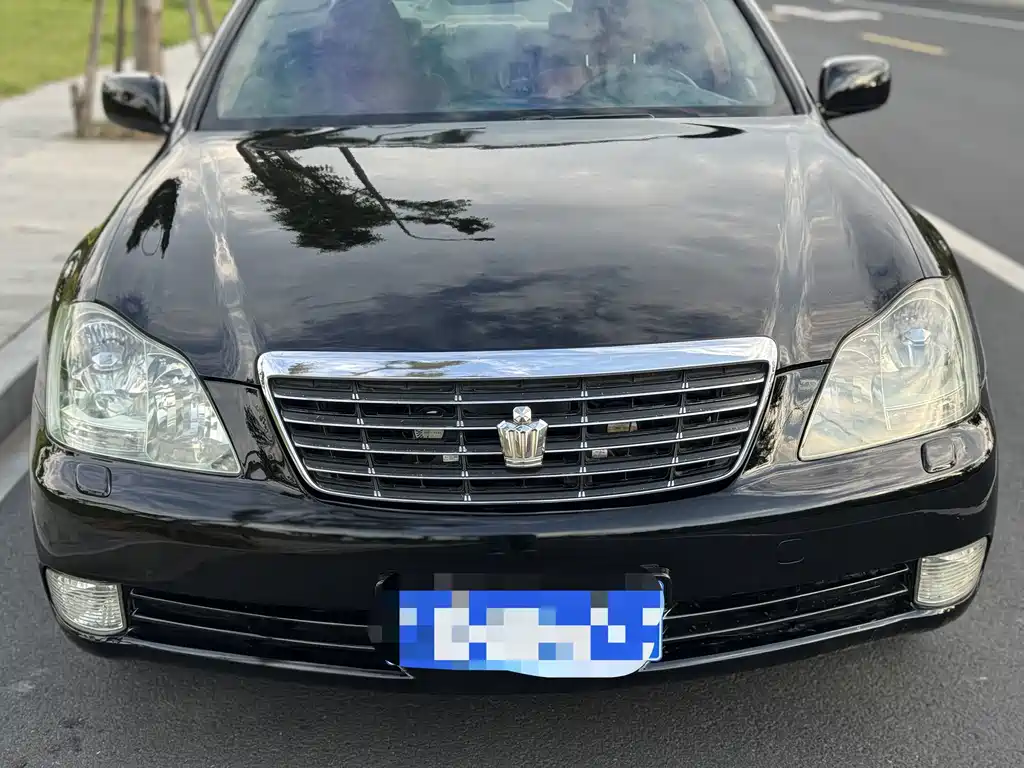 Toyota Crown — миниатюра 20