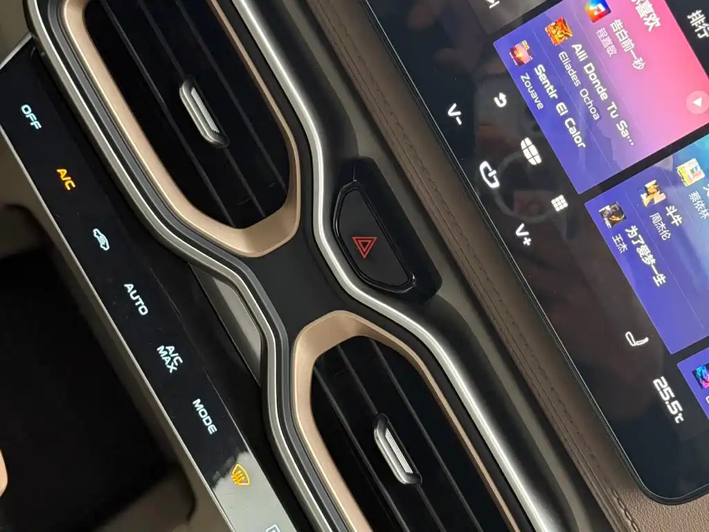 GEELY AUTOMOBILE GEELY ICON