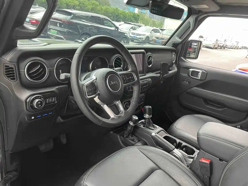 Jeep Wrangler PHEV — миниатюра 14