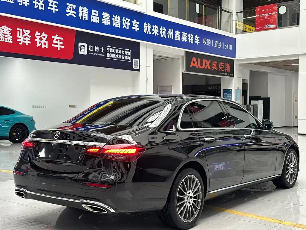 MERCEDES-BENZ E CLASS