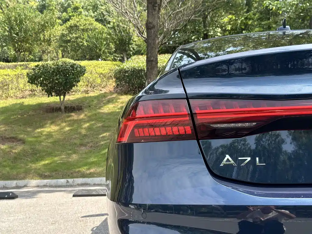 Audi A7L — миниатюра 10