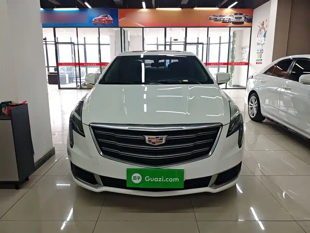 CADILLAC XTS