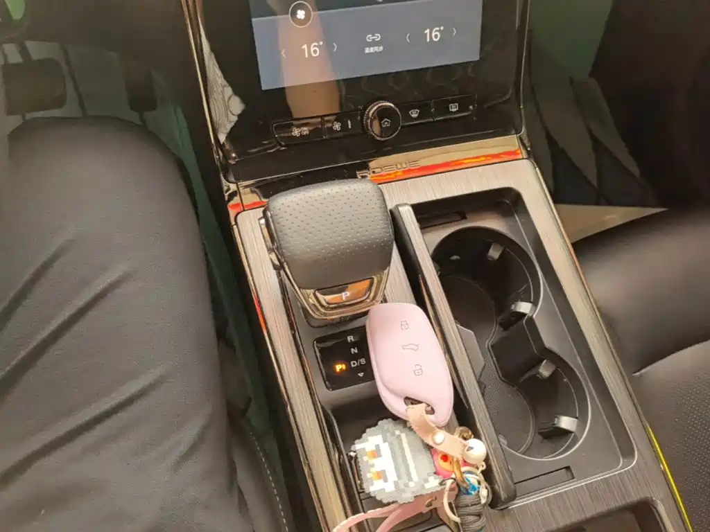 Roewe RX5 — миниатюра 14