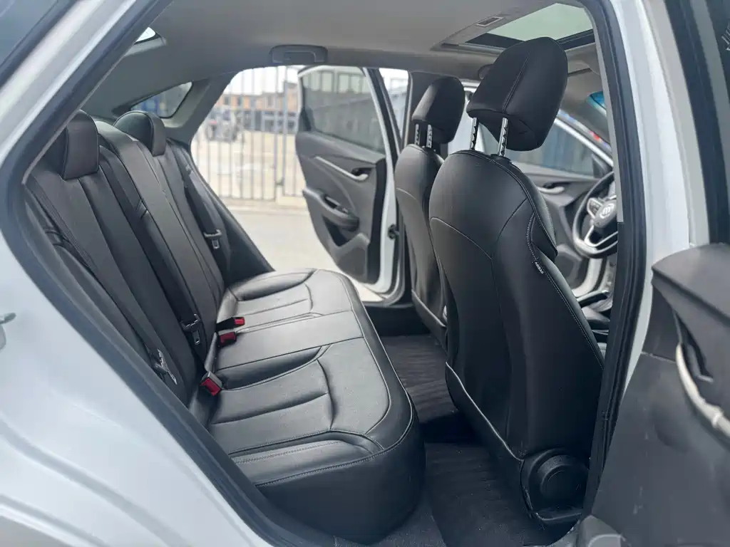 Buick Excelle — миниатюра 10