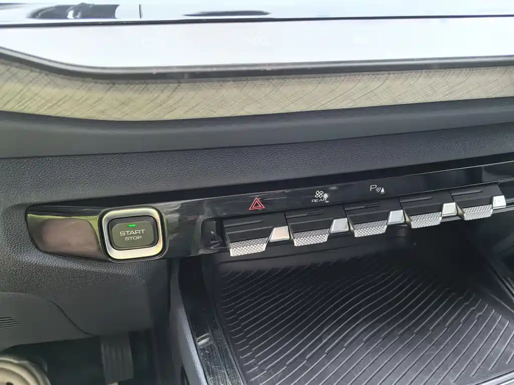 Baojun RM-5 — миниатюра 6