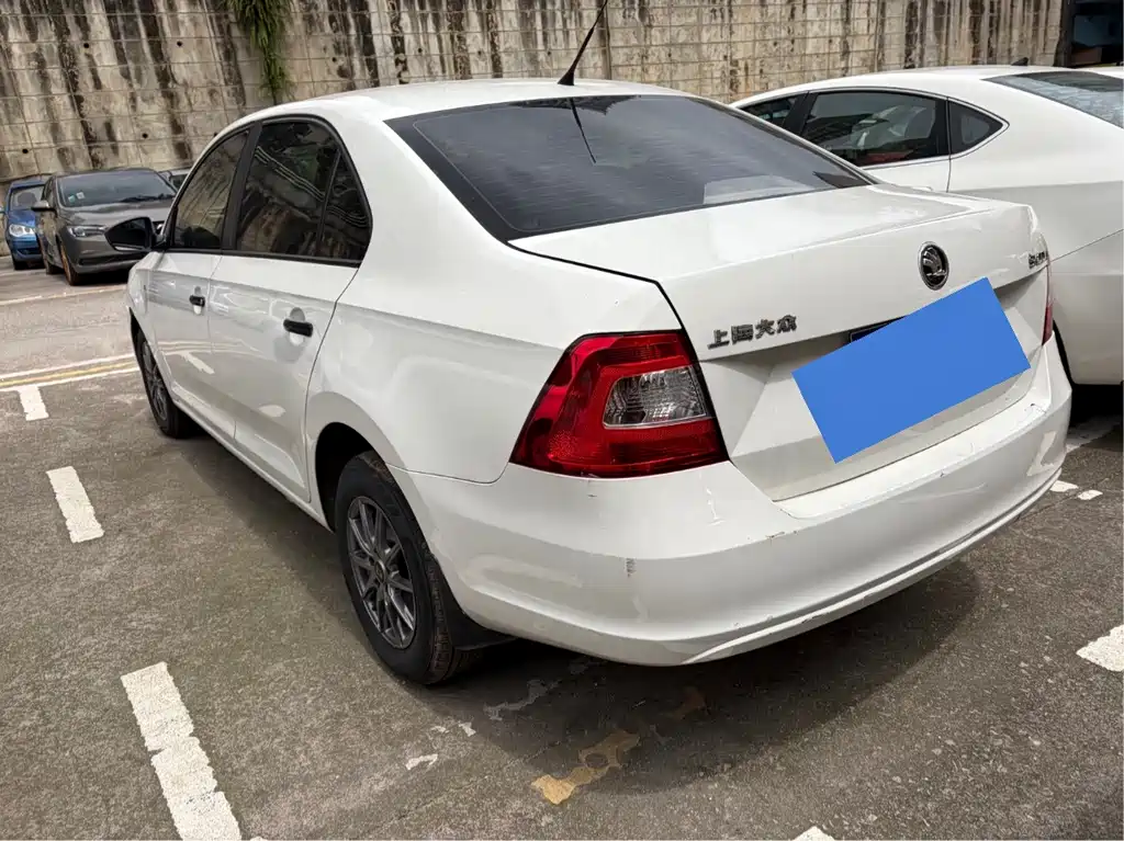 Skoda Rapid — миниатюра 11