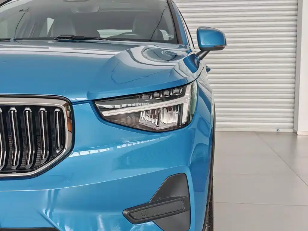 Volvo XC40 — миниатюра 4