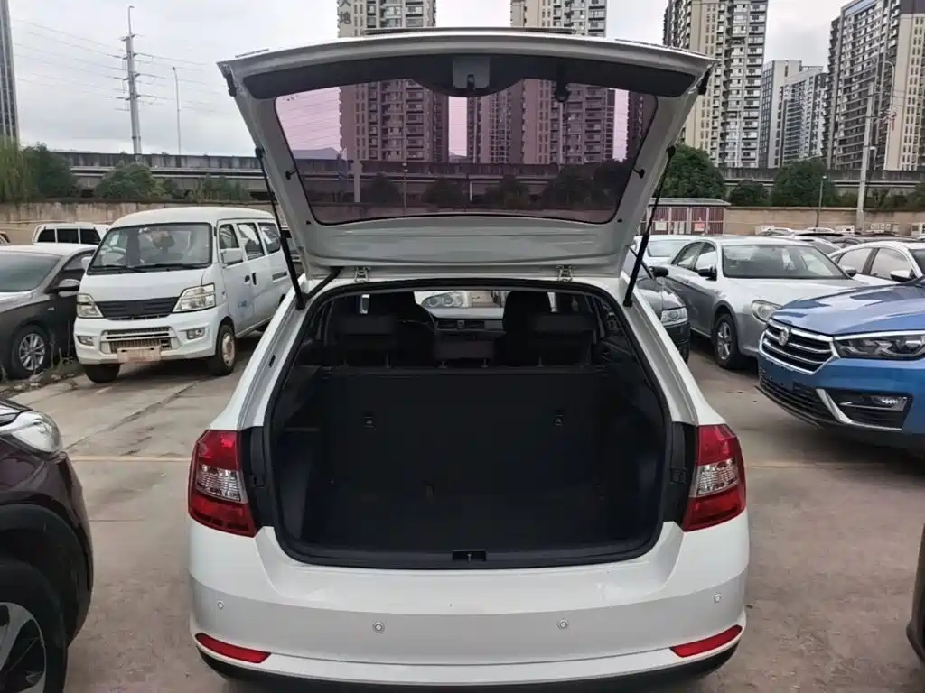 Skoda Rapid Spaceback — миниатюра 19