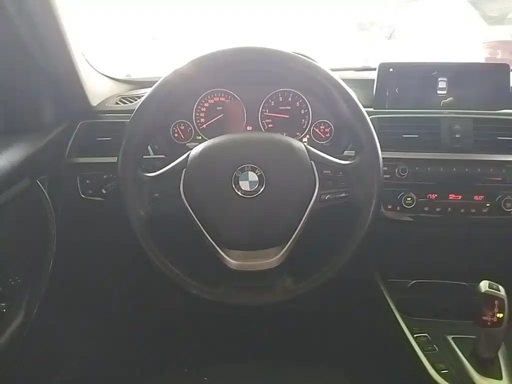 BMW 3 Series — миниатюра 11