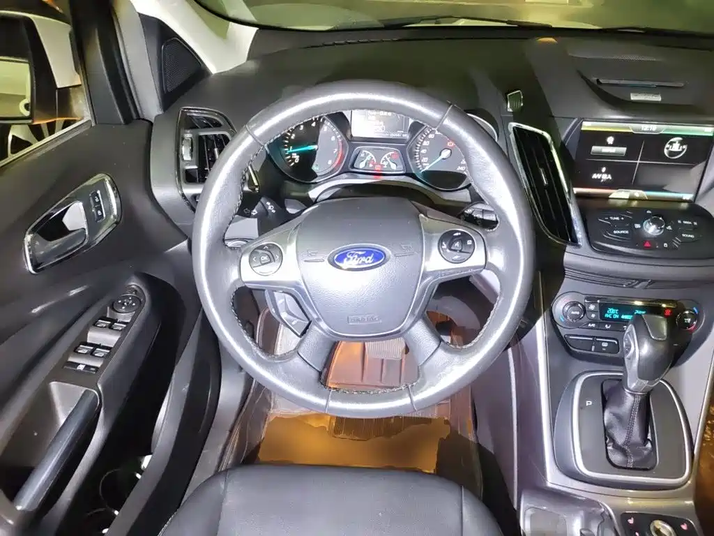 Ford Kuga — миниатюра 11
