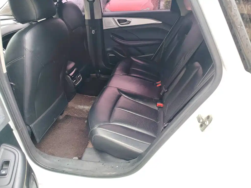 Roewe i6 MAX New Energy — миниатюра 5