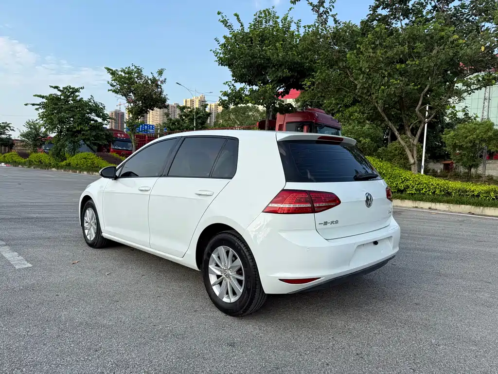 Volkswagen Golf — миниатюра 6