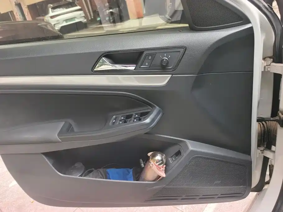 Volkswagen Lavida — миниатюра 7