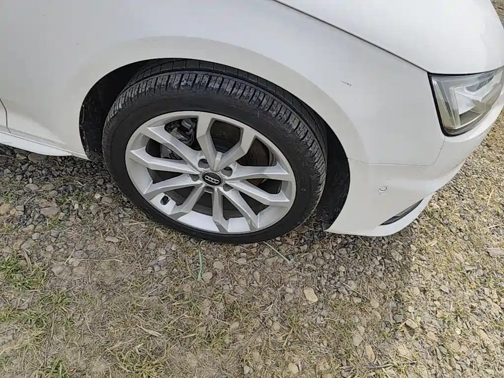 Audi A4L — миниатюра 12