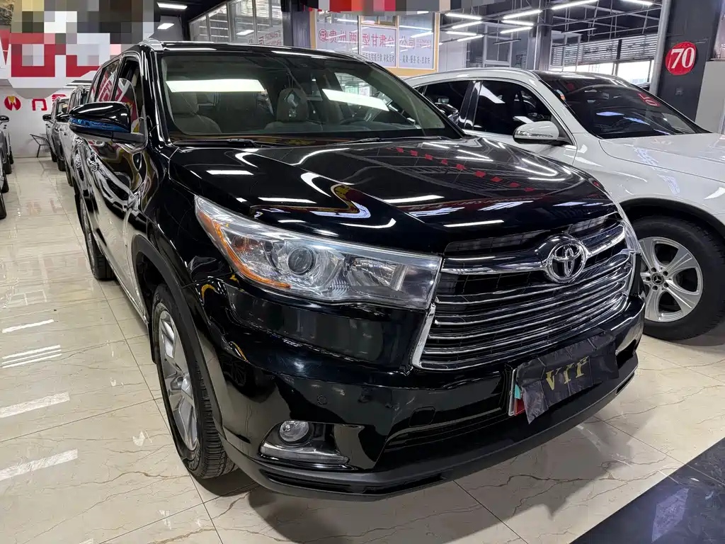 TOYOTA HIGHLANDER