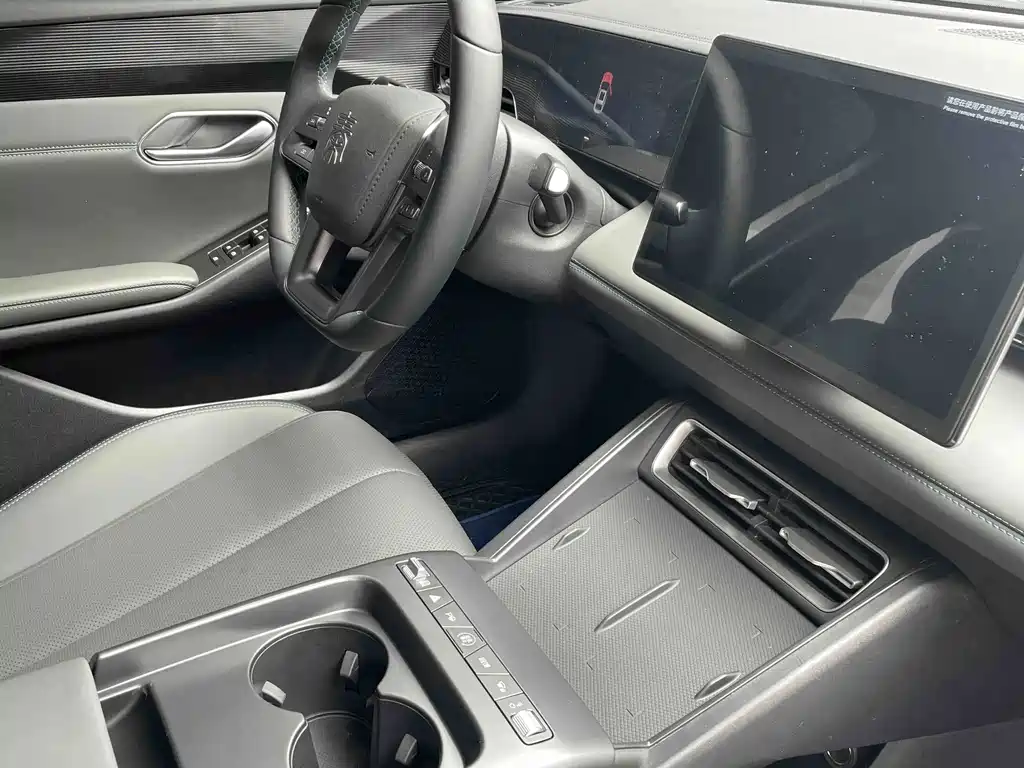 BYD PLUS New Energy — миниатюра 12