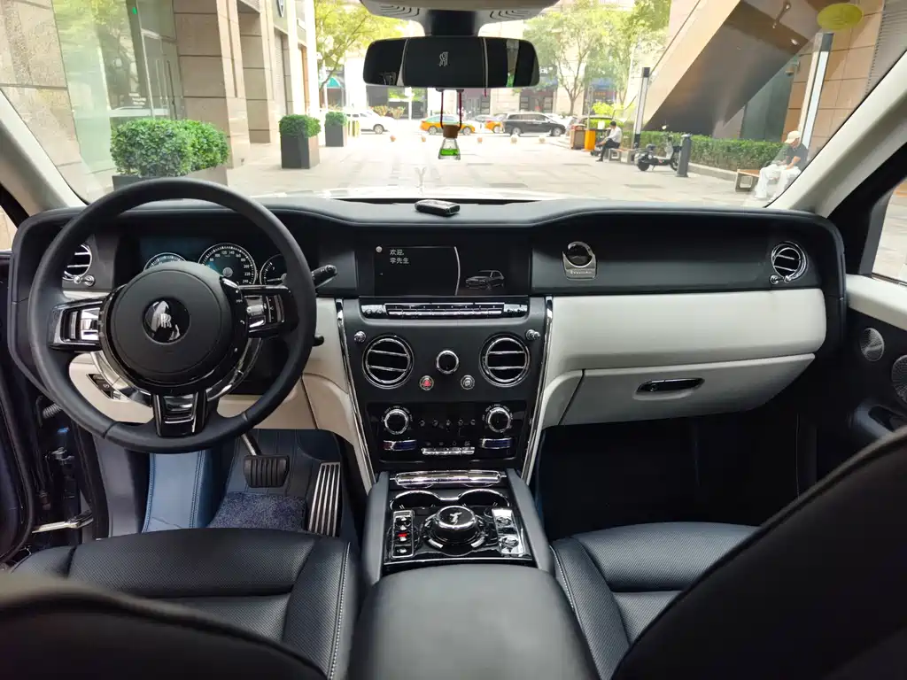 ROLLS-ROYCE CULLINAN