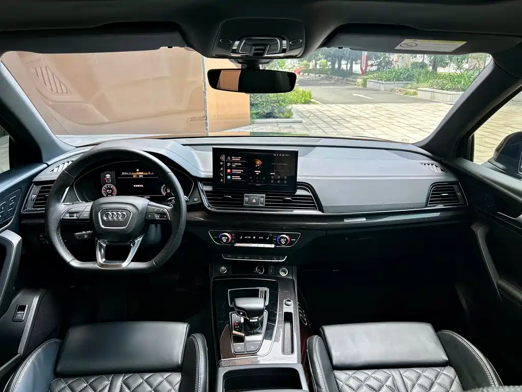 Audi Q5L Sportback — миниатюра 8