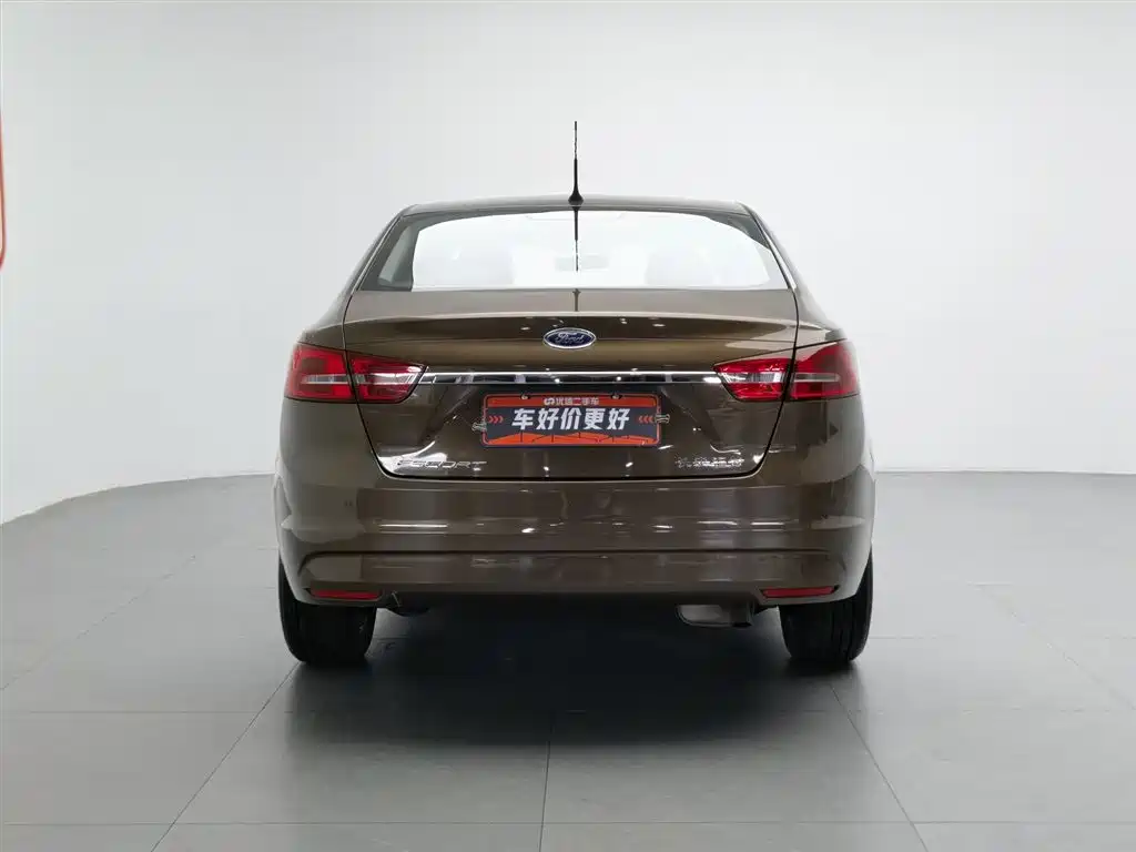 Ford Escort 2015 1.5L AT Fashion