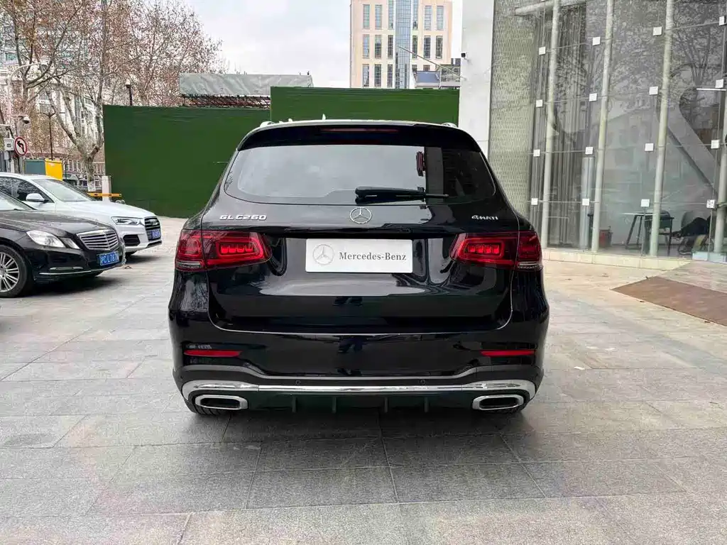MERCEDES-BENZ GLC