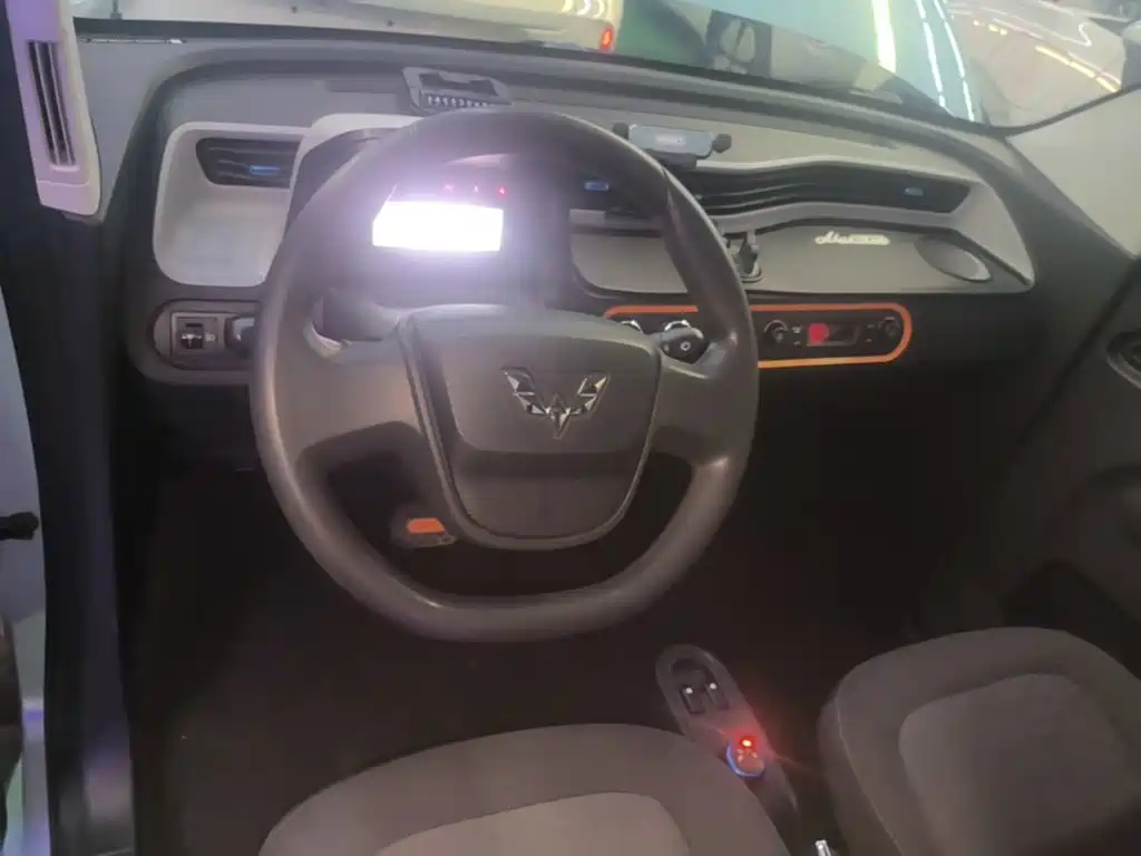 Wuling MINIEV — миниатюра 11
