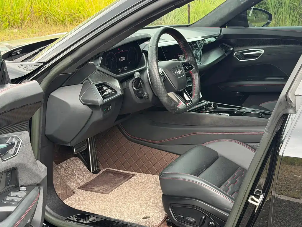 Audi e-tron GT — миниатюра 6