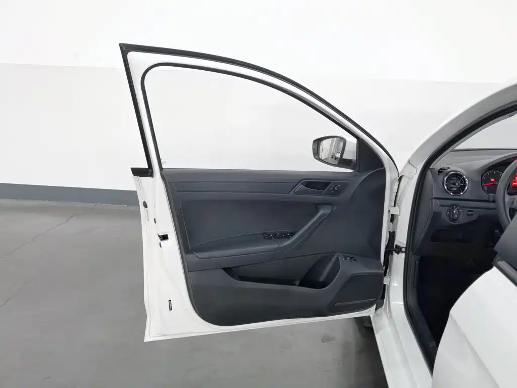 Volkswagen Jetta — миниатюра 8