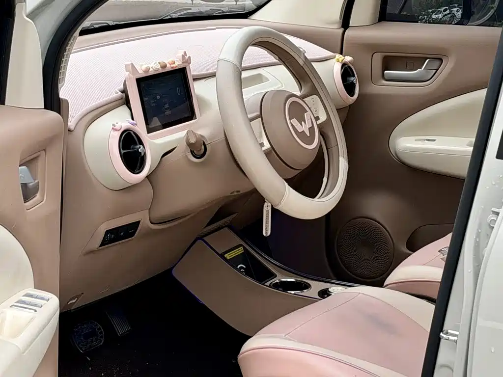 Wuling MINIEV — миниатюра 6