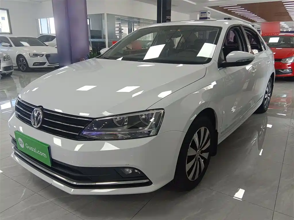 Volkswagen Sagitar 2018