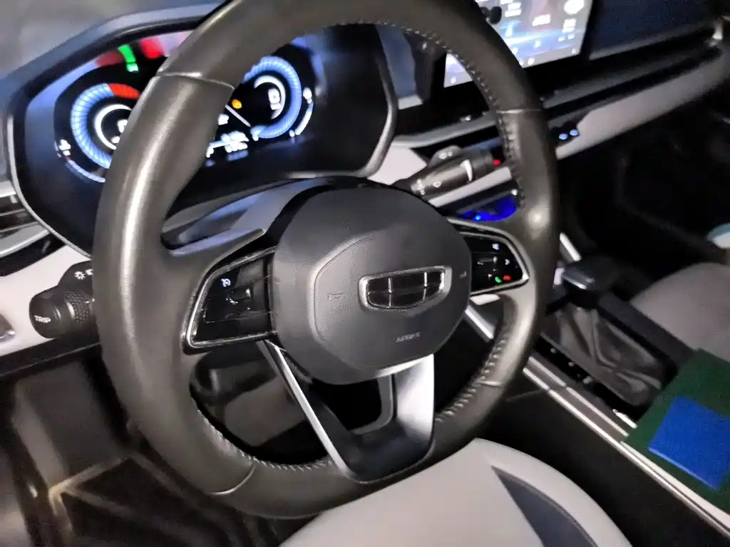 Geely Emgrand — миниатюра 11