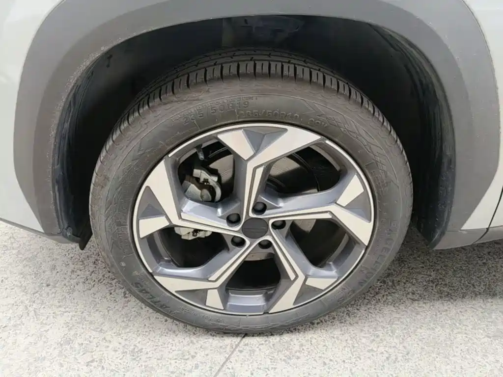 Geely Boyue L — миниатюра 23