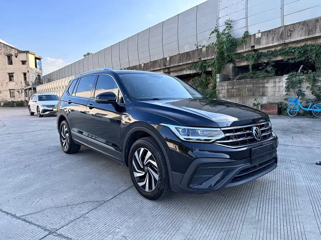 Volkswagen Tiguan L — миниатюра 3