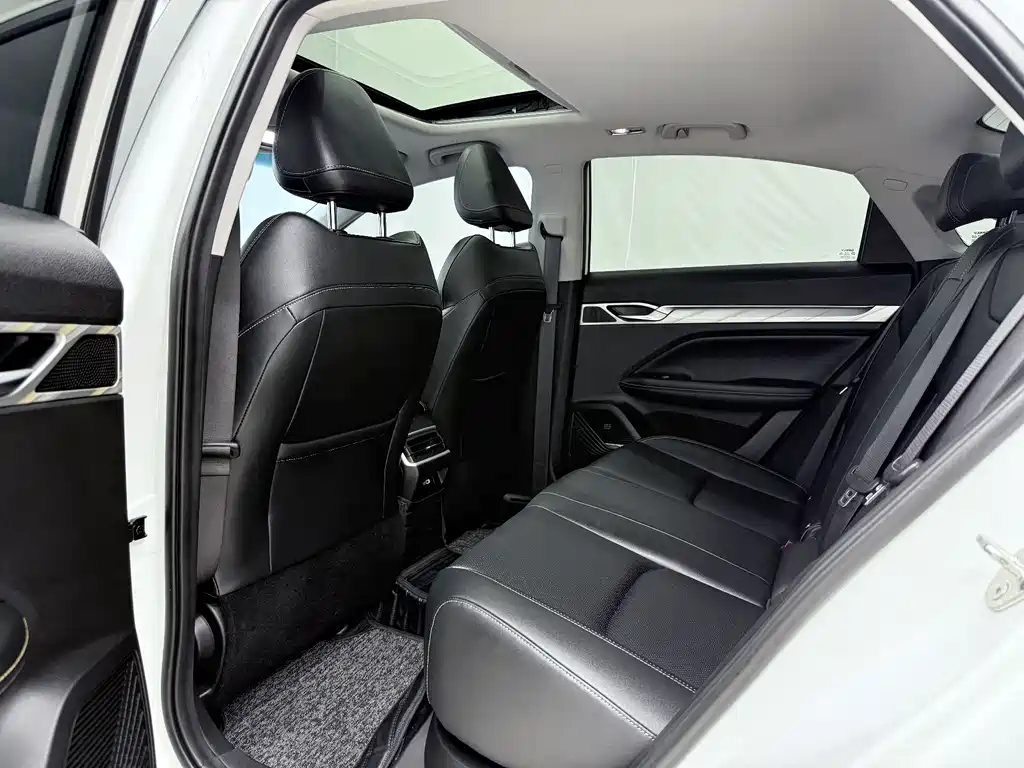 Geely L HiP — миниатюра 10