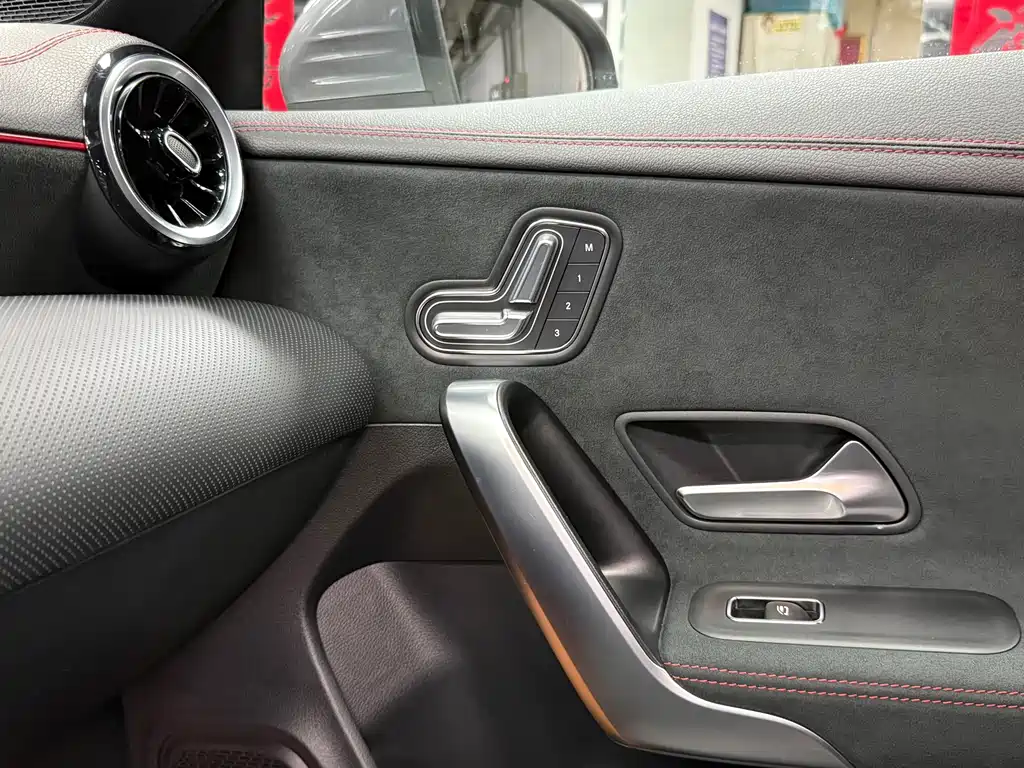 Mercedes-Benz CLA (Import) — миниатюра 10
