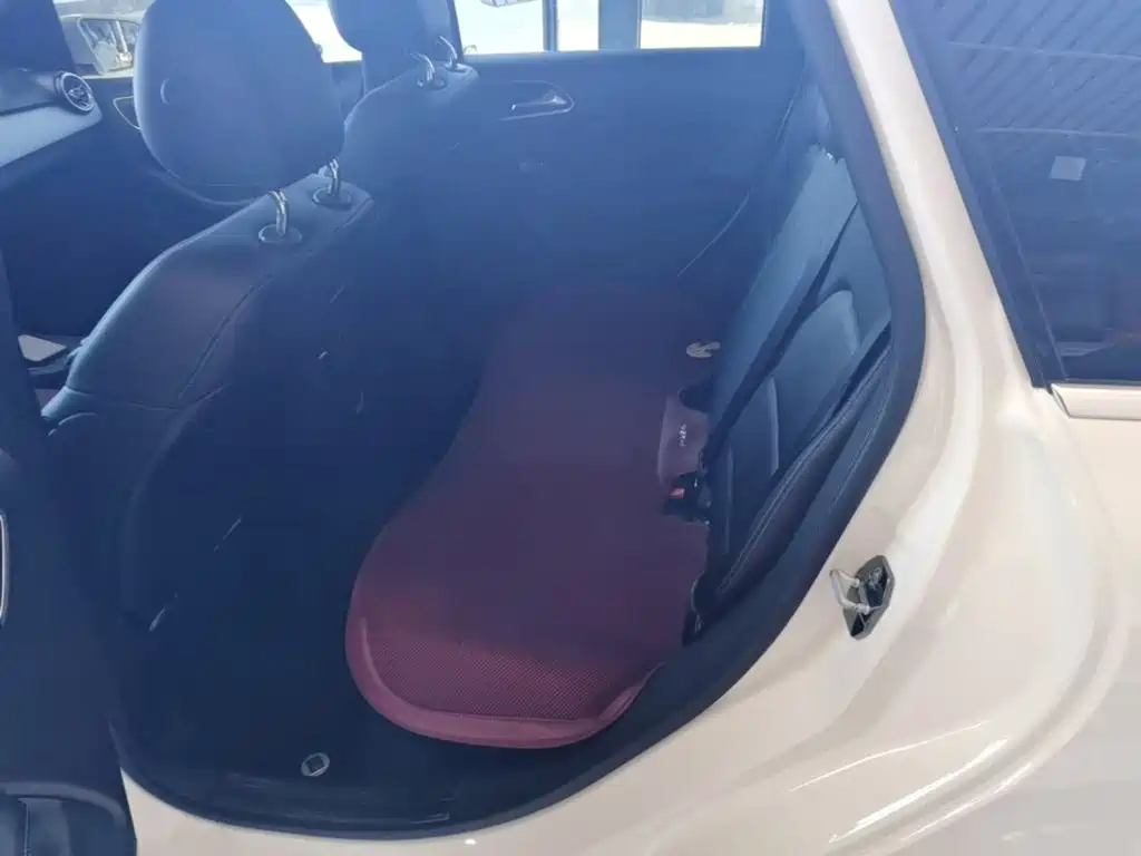 Mercedes-Benz B-Class — миниатюра 17