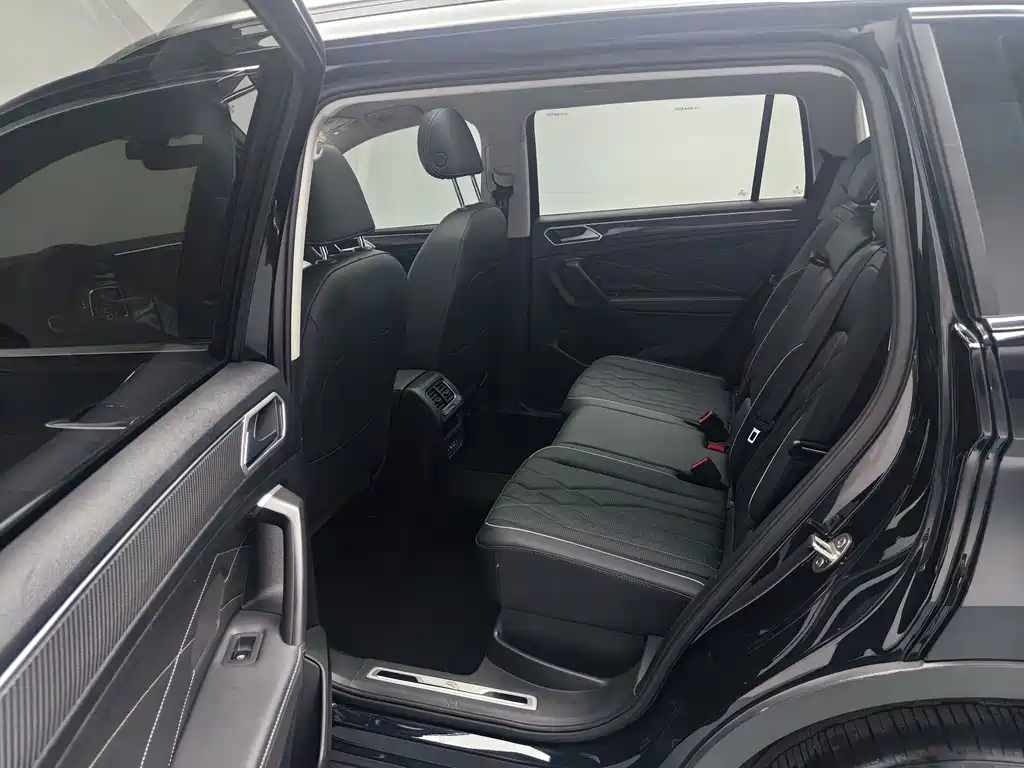 Volkswagen Tiguan L — миниатюра 9