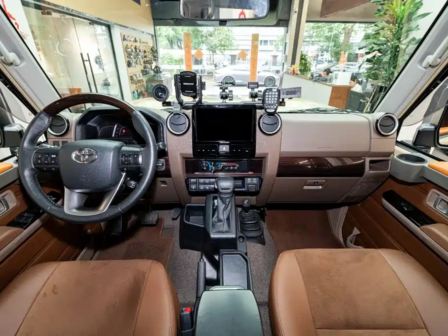 Toyota Land Cruiser — миниатюра 7