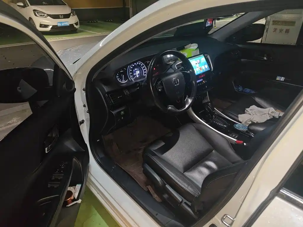 Honda Accord — миниатюра 14