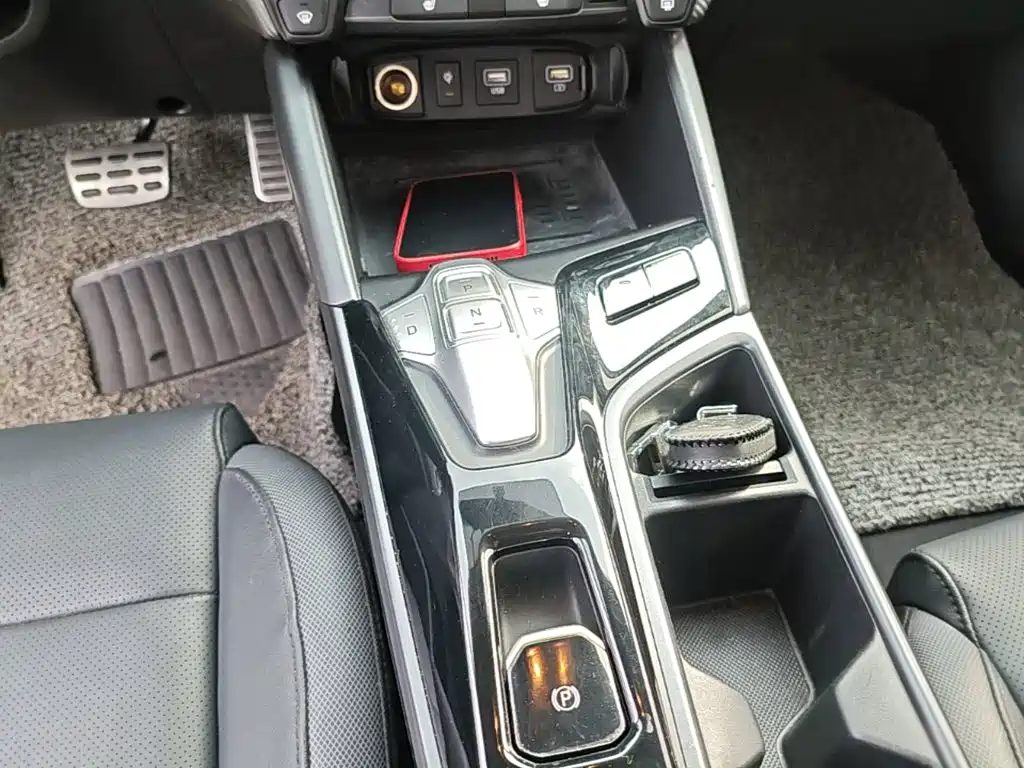 Hyundai Fista EV — миниатюра 10
